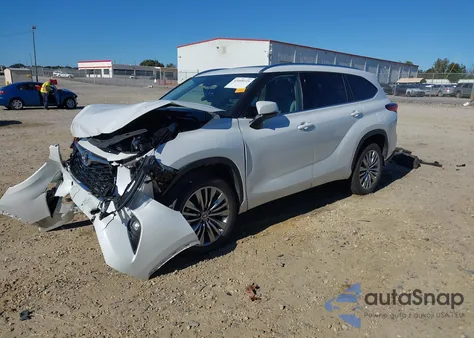 2022 Toyota Highlander Platinum z USA, uszkodzony, nr VIN 5TDFZRAH8NS112994